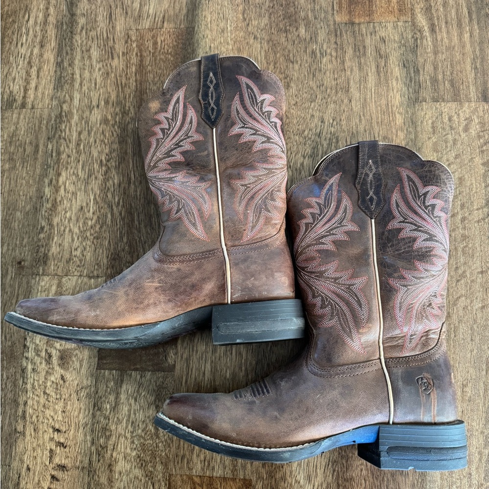 Ariat Brown Embroidered Western Cowboy Boots - Picture 2 of 5